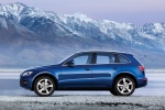 2010 Audi Q5 3.2 Quattro in Deep Sea Blue Pearl Effect - Static Side View